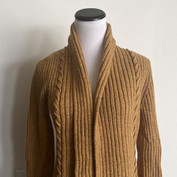 Woman’s cardigan size small brown yellow switcher - Picture 2 of 11